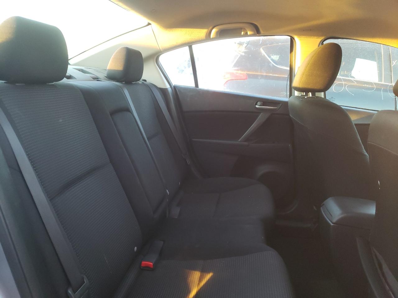 Photo 6 from auction – 2012 MAZDA 3 I with VIN JM1BL1V84C1599732