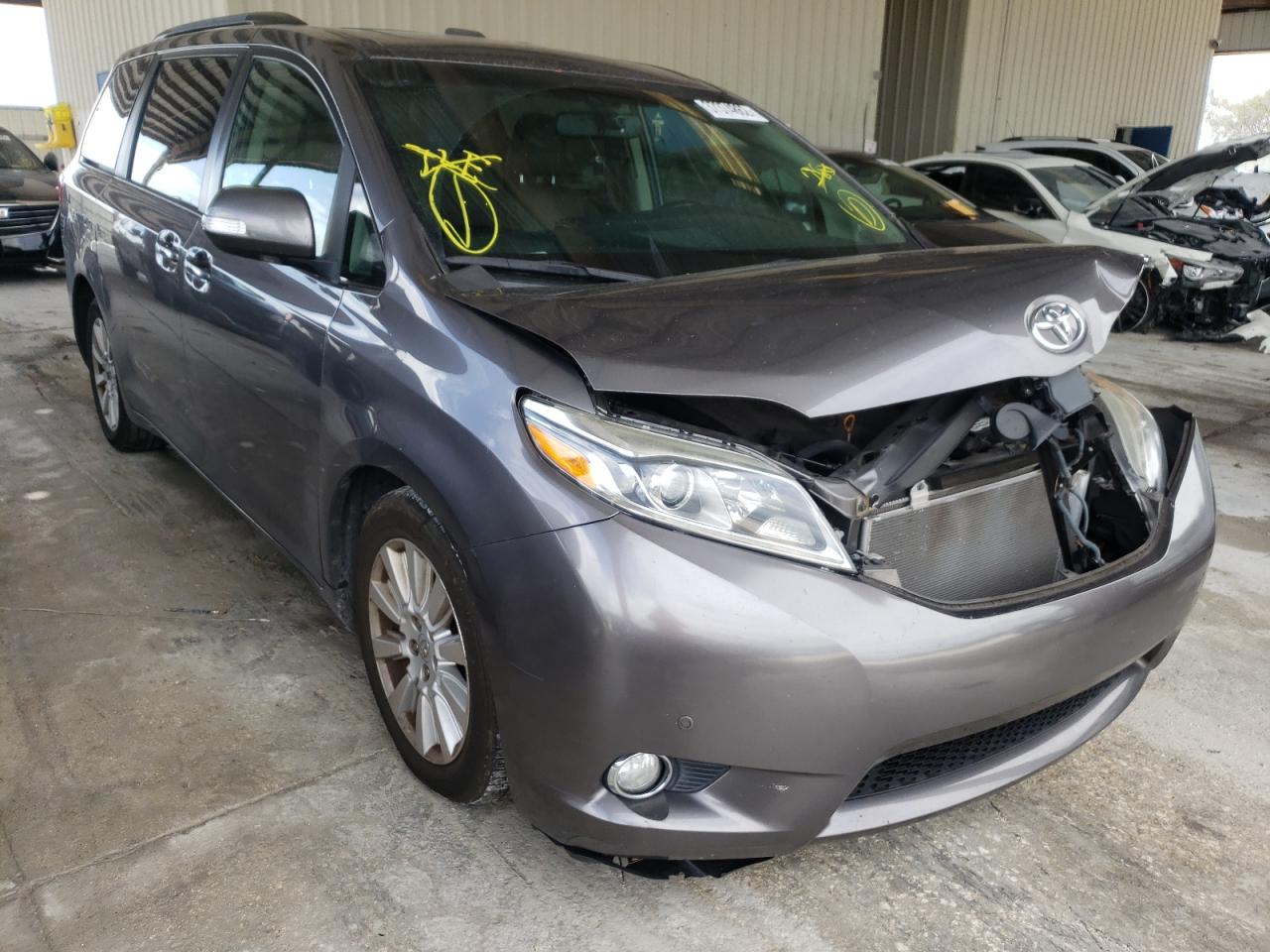 TOYOTA SIENNA XLE 2017 with VIN 5TDYZ3DC5HS799832 - Photo from auction