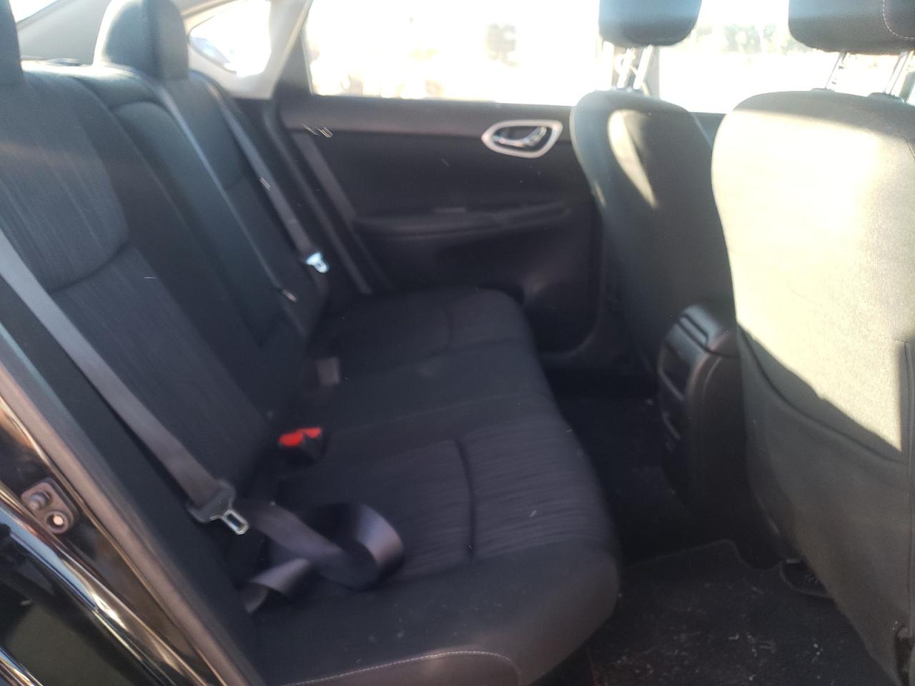 Photo 6 from auction – 2019 NISSAN SENTRA S with VIN 3N1AB7AP1KL625809