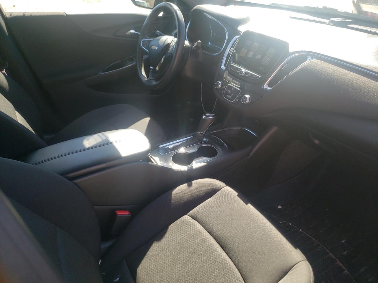 Photo 5 from auction – 2016 CHEVROLET MALIBU LT with VIN 1G1ZE5ST2GF221175