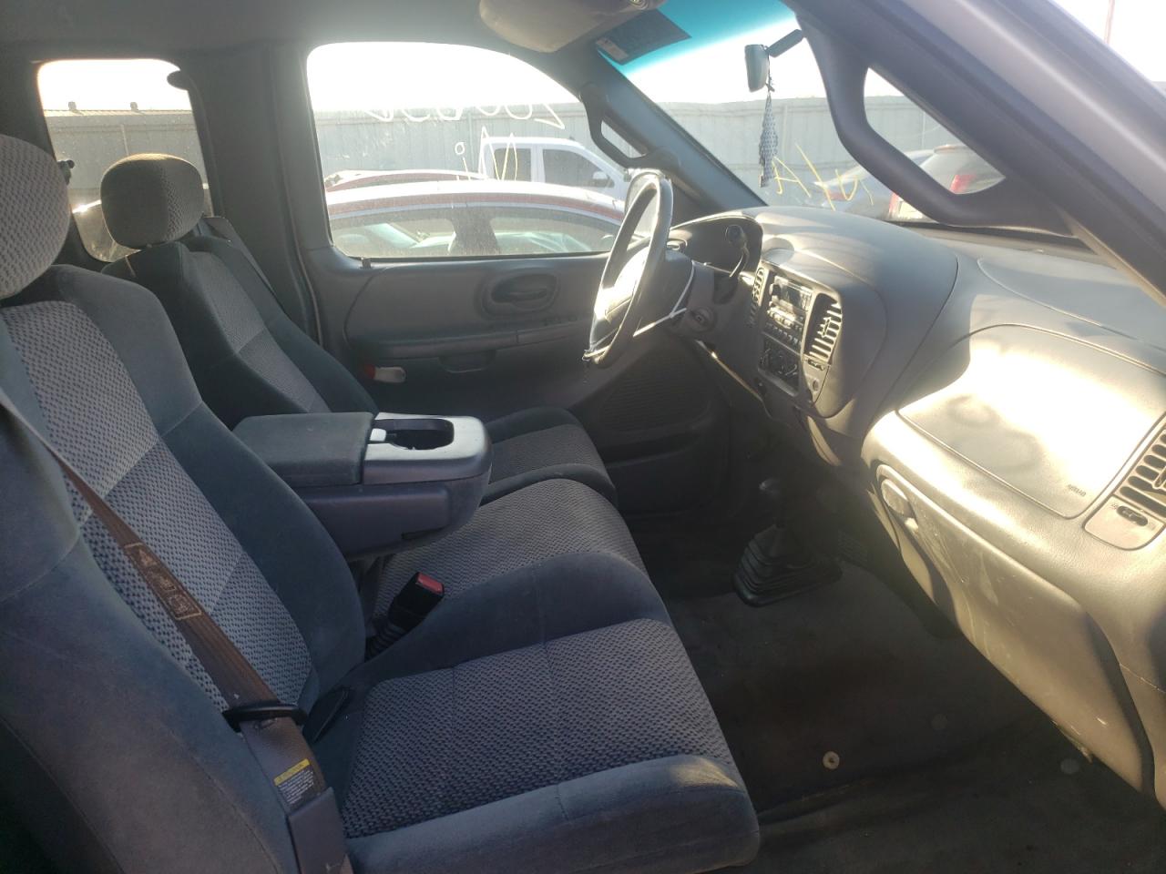 Photo 5 from auction – 2002 FORD F150 with VIN 1FTRX18L02NA21699