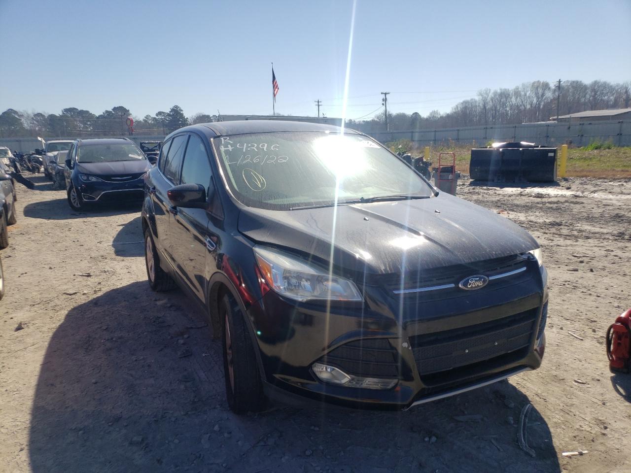 FORD ESCAPE SE 2015 with VIN 1FMCU0G92FUB42238 - Photo from auction