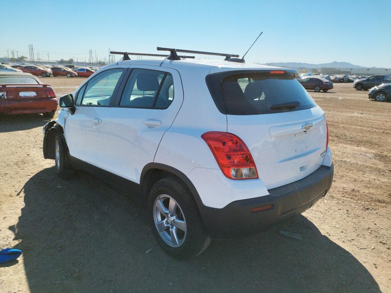Photo 3 from auction – 2015 CHEVROLET TRAX 1LS with VIN 3GNCJPSB3FL245279