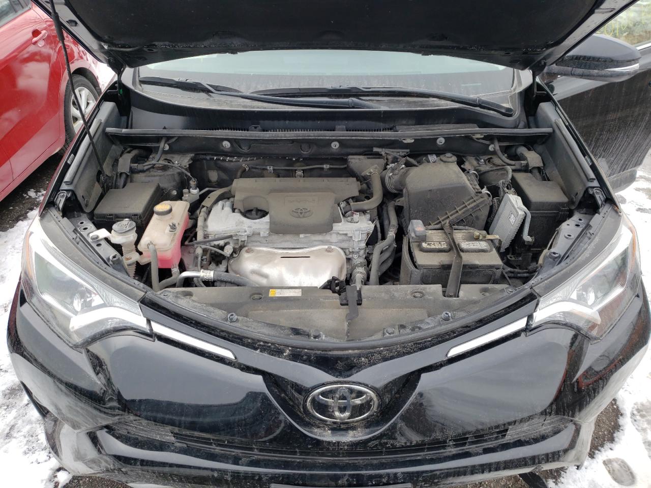 Photo 7 from auction – 2017 TOYOTA RAV4 XLE with VIN 2T3RFREV7HW640177