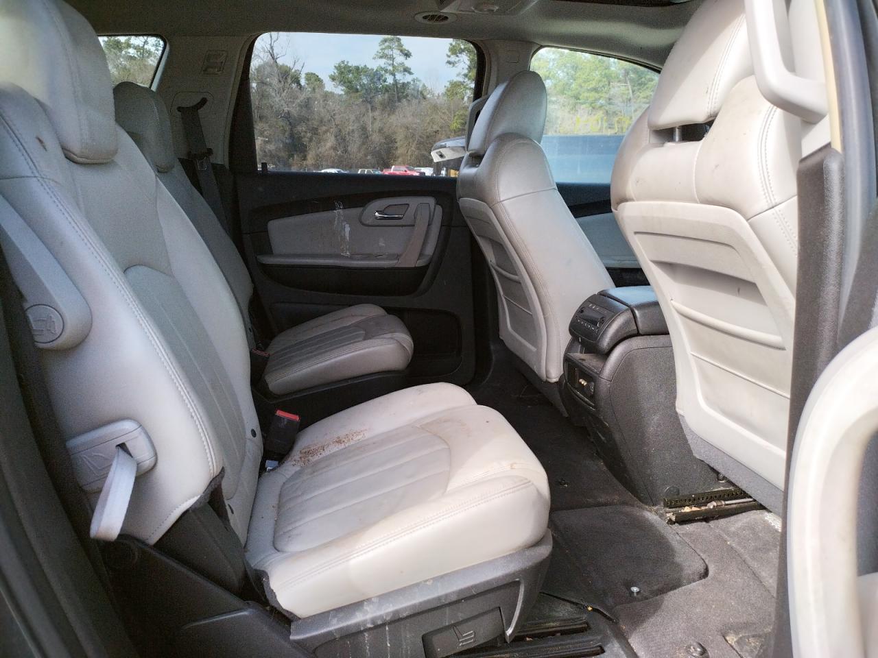 Photo 6 from auction – 2009 CHEVROLET TRAVERSE L with VIN 1GNER33D09S104170