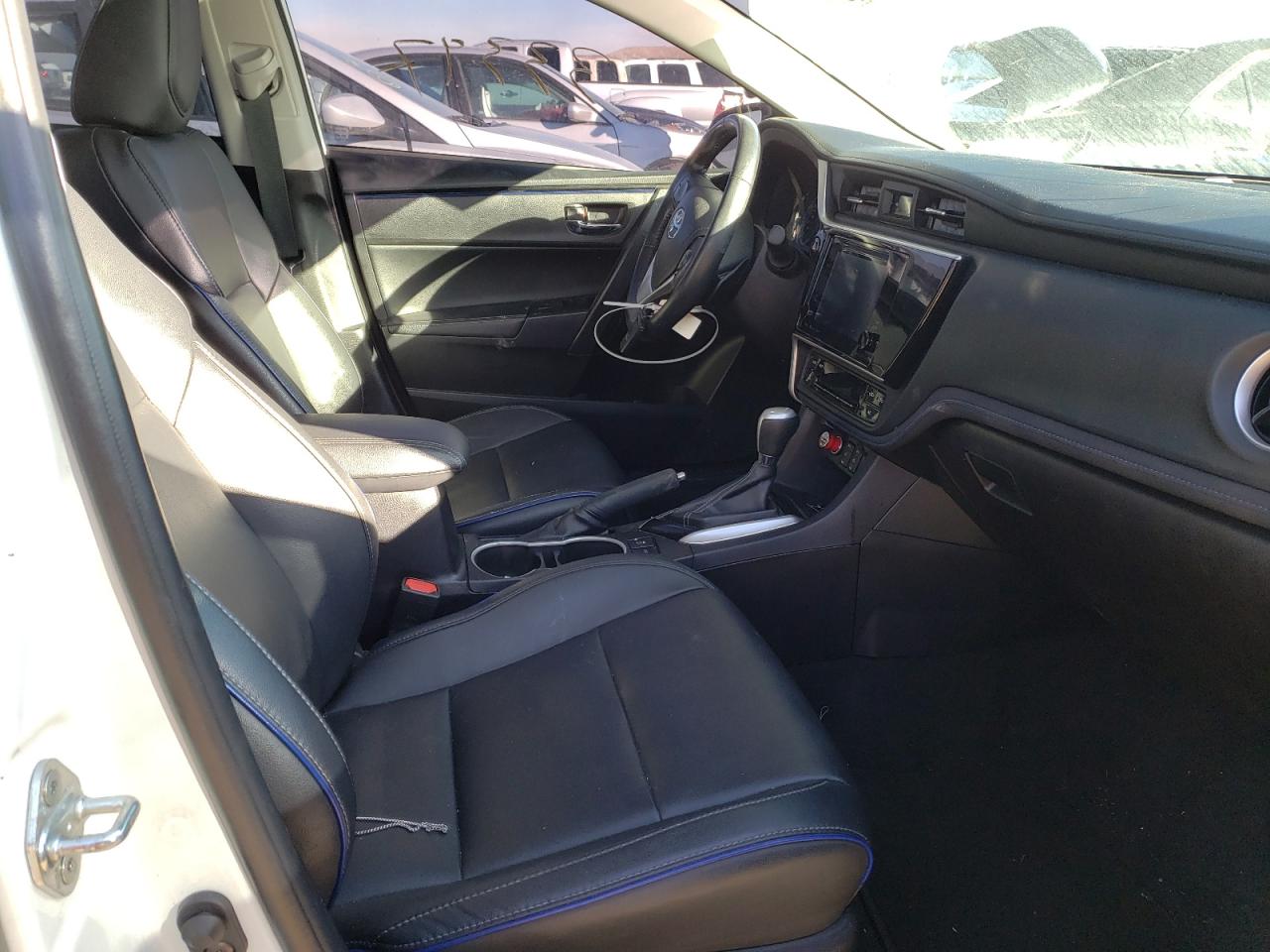 Photo 5 from auction – 2019 TOYOTA COROLLA L with VIN 2T1BURHE3KC136522