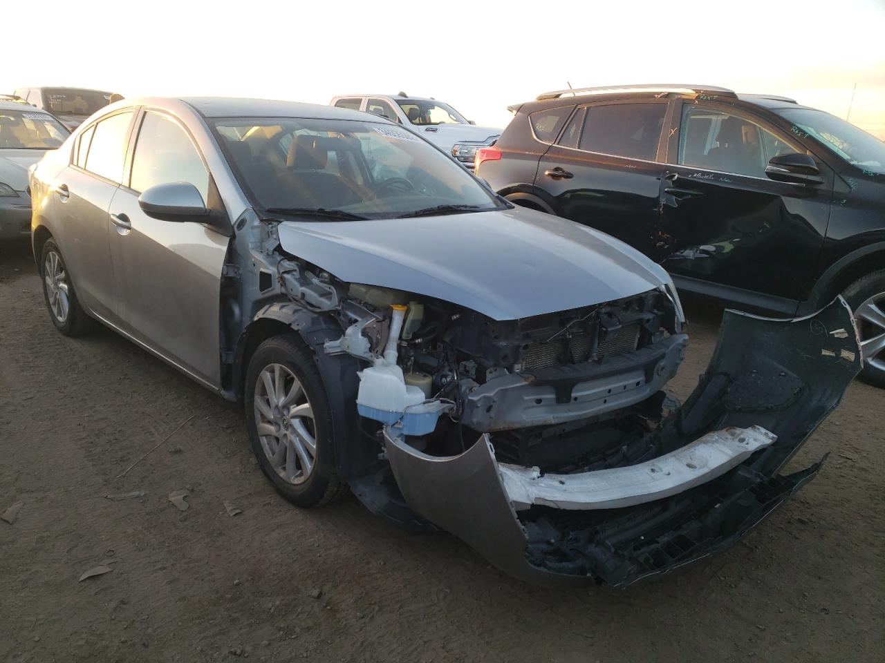 MAZDA 3 I 2012 with VIN JM1BL1V84C1599732 - Photo from auction