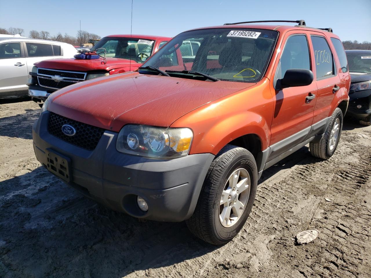 Photo 2 from auction – 2007 FORD ESCAPE with VIN 1FMCU93Z17KB18956