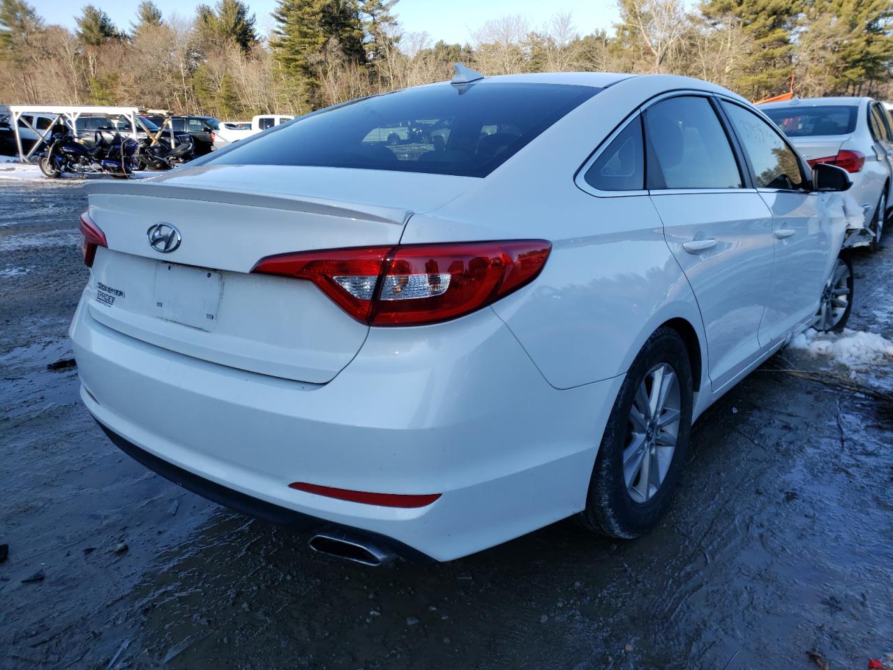 Photo 4 from auction – 2016 HYUNDAI SONATA SE with VIN 5NPE24AF3GH354277
