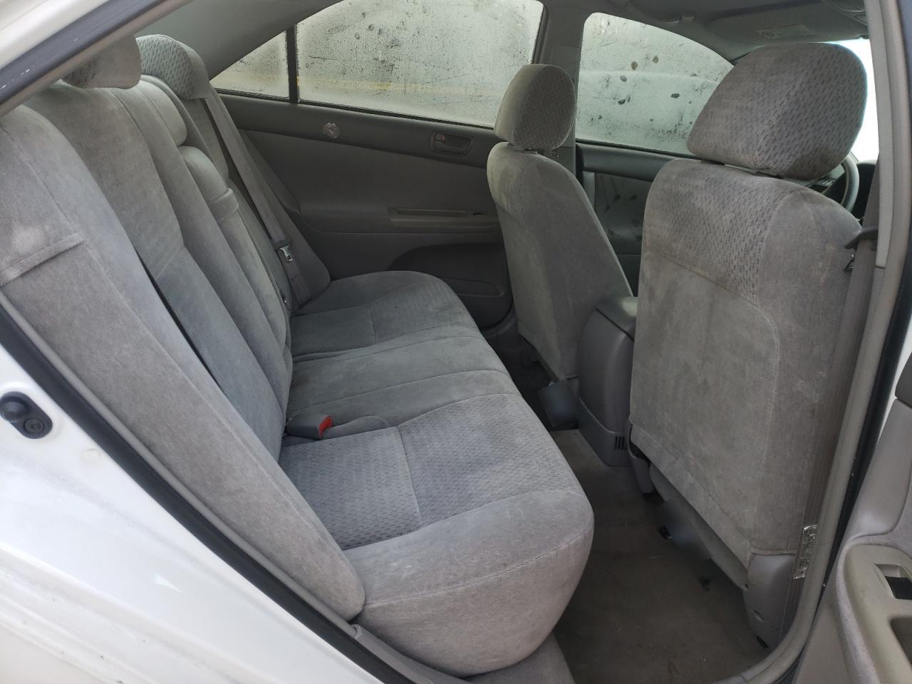 Photo 6 from auction – 2002 TOYOTA CAMRY LE with VIN 4T1BE32K82U062778