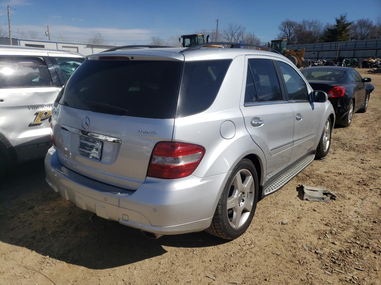 Photo 4 from auction – 2007 MERCEDES-BENZ ML 500 with VIN 4JGBB75E97A240146