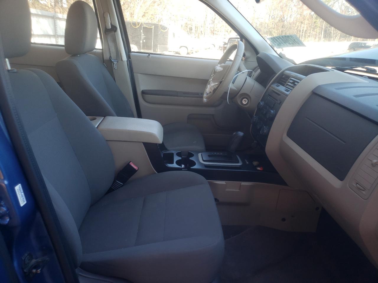 Photo 5 from auction – 2009 FORD ESCAPE XLS with VIN 1FMCU02749KB64697