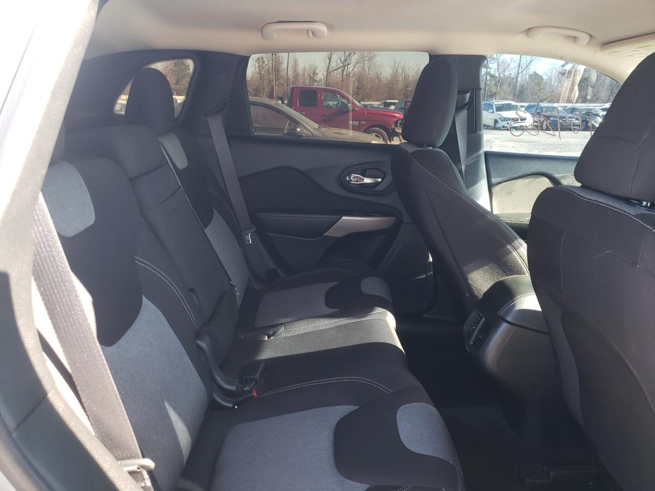 Photo 6 from auction – 2017 JEEP CHEROKEE S with VIN 1C4PJLAB7HW574407