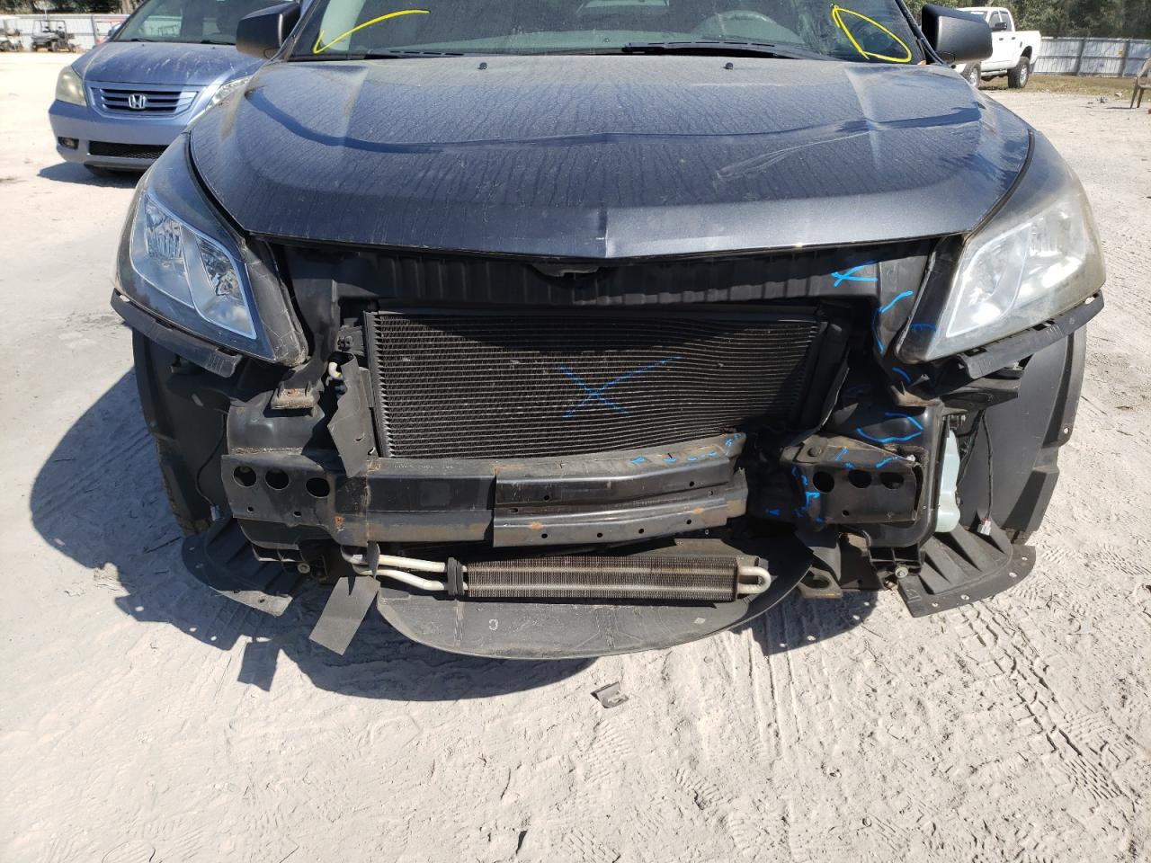 Photo 9 from auction – 2014 CHEVROLET TRAVERSE L with VIN 1GNKRFKD7EJ286309