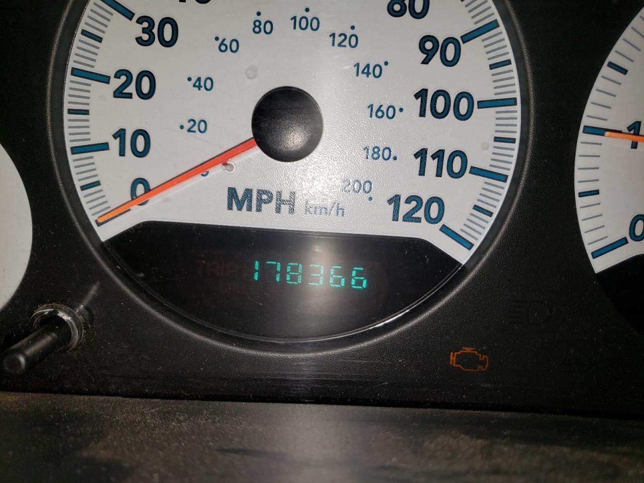 Photo 8 from auction – 2005 DODGE GRAND CARA with VIN 1D4GP24E85B304753