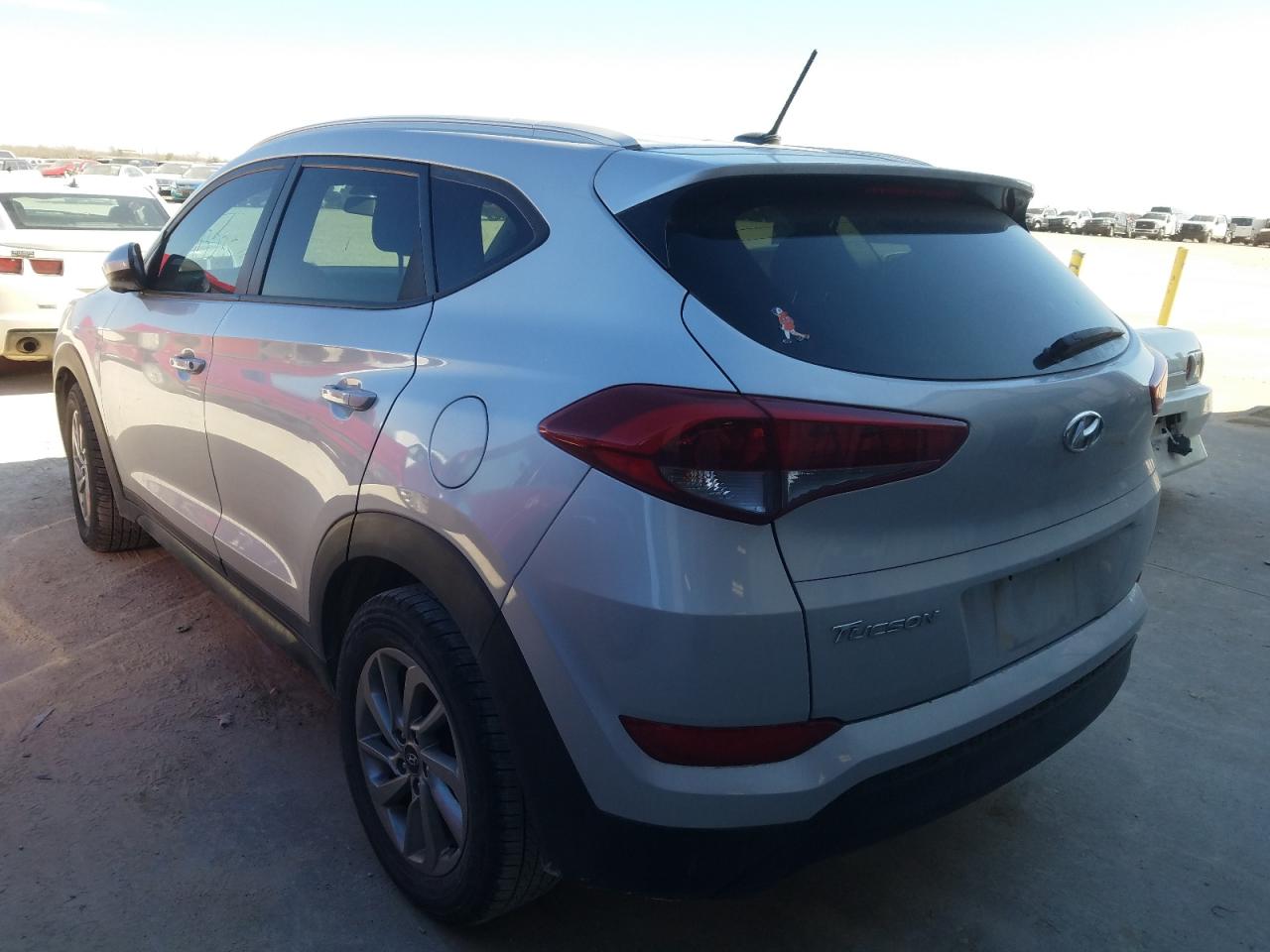 Photo 3 from auction – 2016 HYUNDAI TUCSON LIM with VIN KM8J33A44GU125368