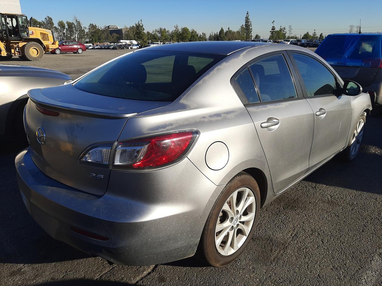 Photo 4 from auction – 2011 MAZDA 3 S with VIN JM1BL1U61B1427933
