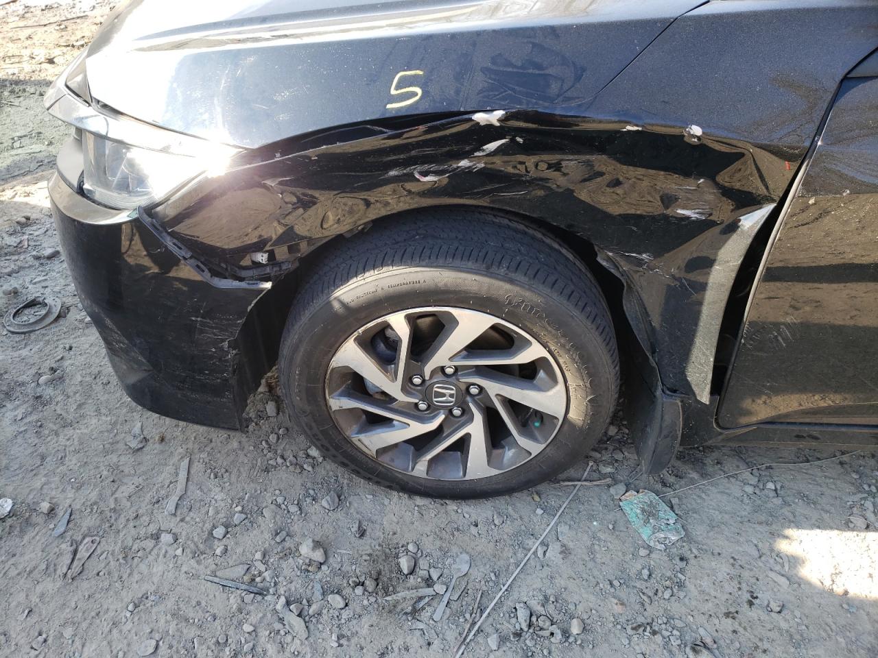 Zdjęcie 9 z aukcji – 2017 HONDA CIVIC EX z VIN 19XFC2F80HE019533