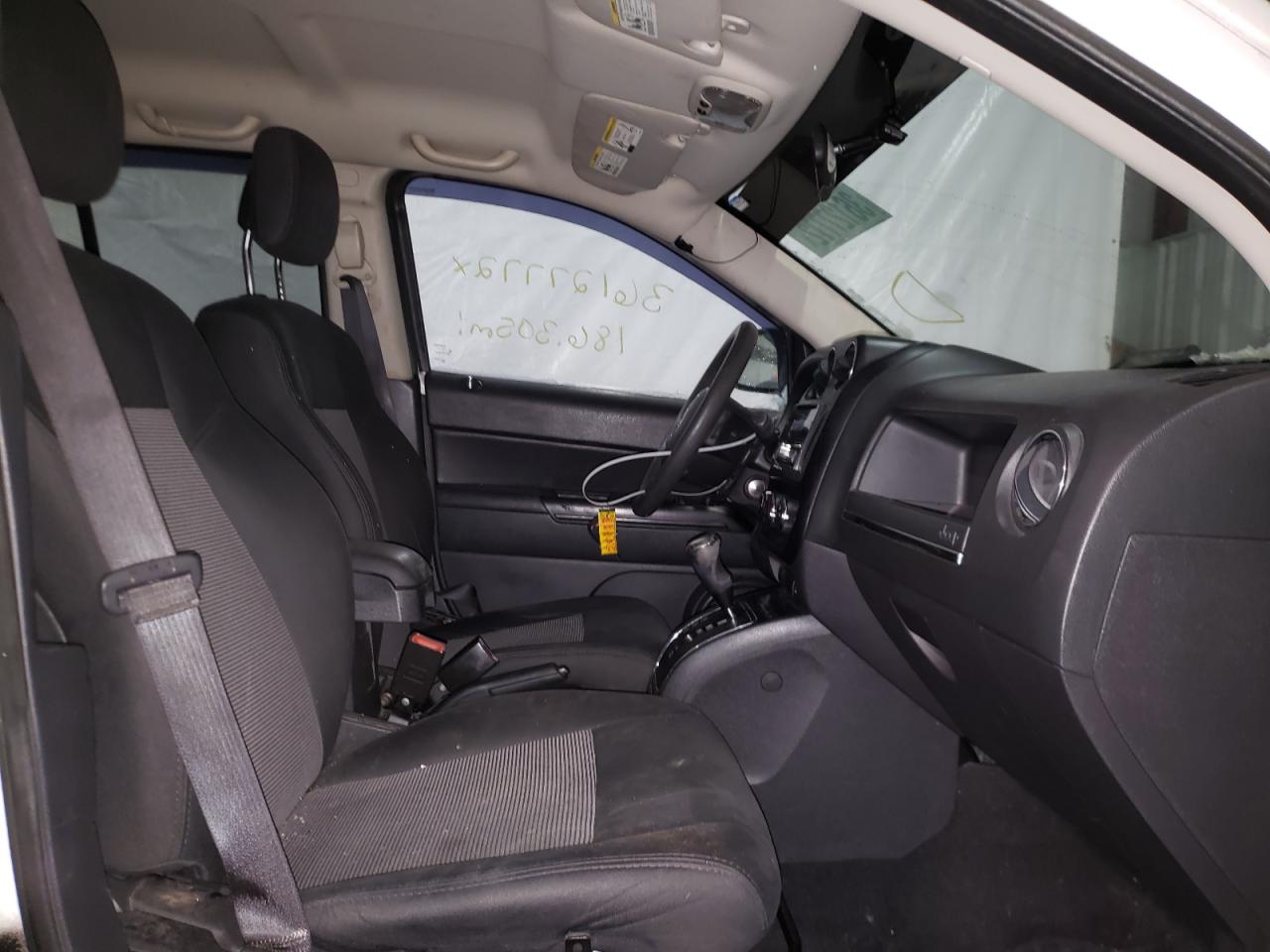 Photo 5 from auction – 2011 JEEP COMPASS SP with VIN 1J4NF1FB3BD277993