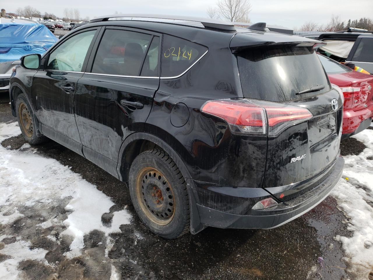 Photo 3 from auction – 2017 TOYOTA RAV4 XLE with VIN 2T3RFREV7HW640177