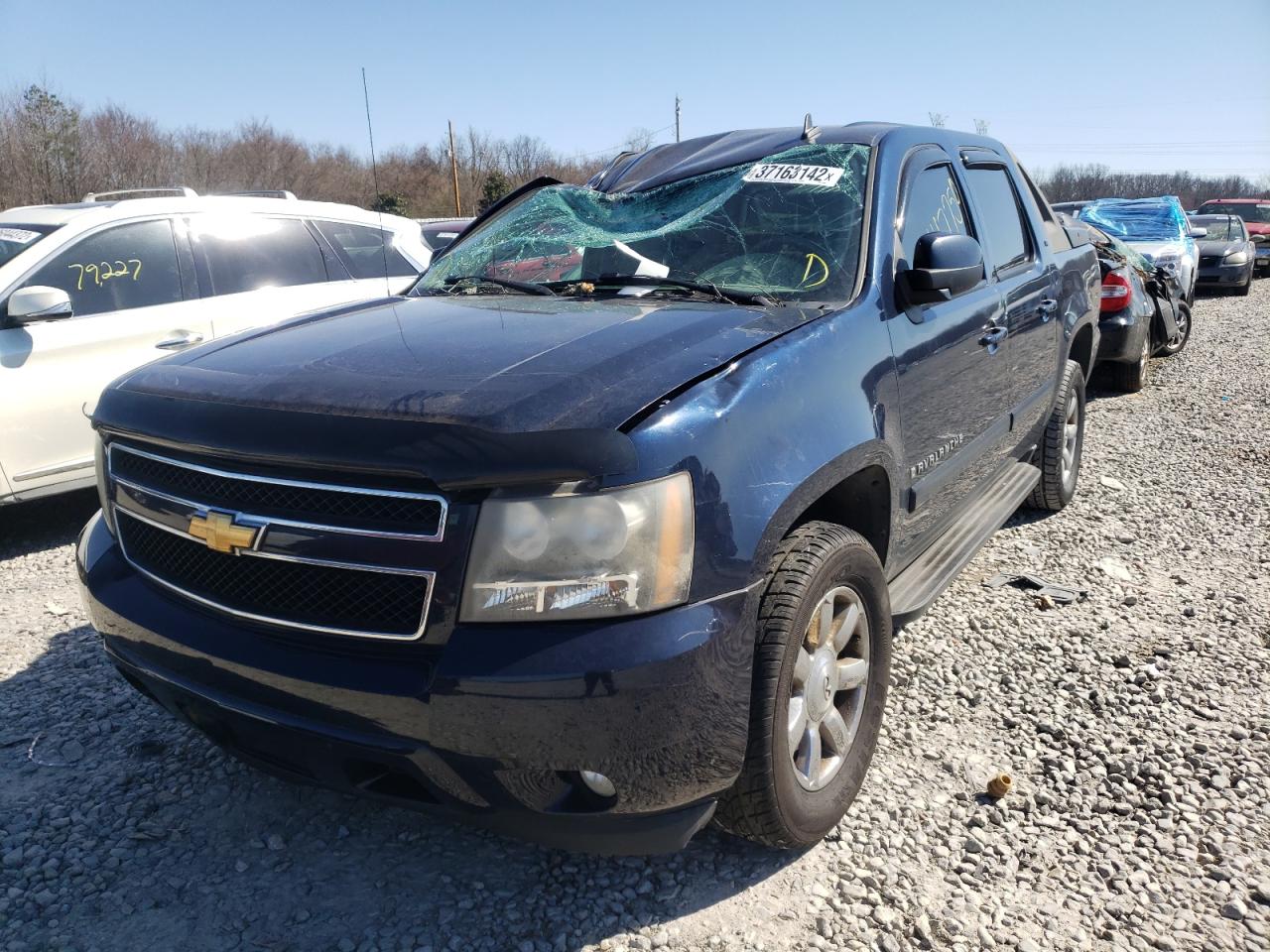 Photo 2 from auction – 2007 CHEVROLET AVALANCHE with VIN 3GNEC12097G253508