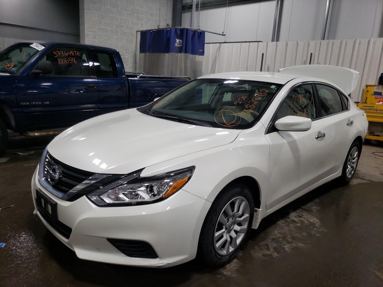 Photo 2 from auction – 2017 NISSAN ALTIMA 2.5 with VIN 1N4AL3AP1HC145234