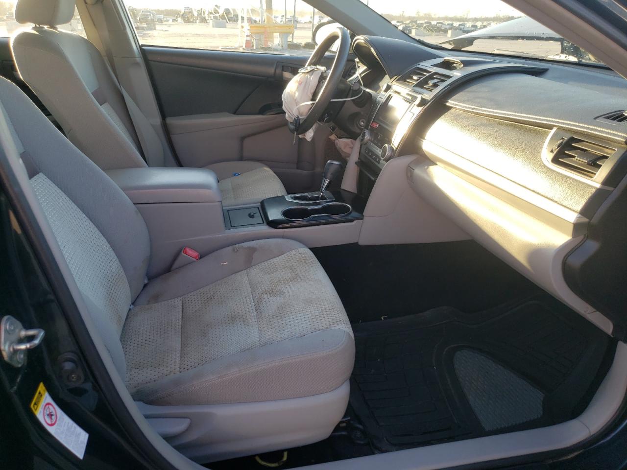 Photo 5 from auction – 2014 TOYOTA CAMRY L with VIN 4T1BF1FK1EU327718