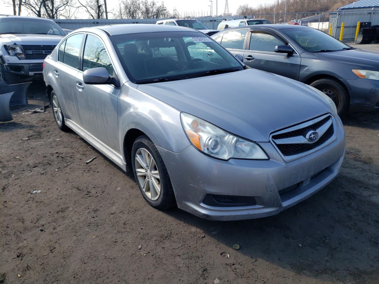 SUBARU LEGACY 2.5 2011 مع رقم تعريف المركبة 4S3BMBB66B3227107 - صورة من المزاد