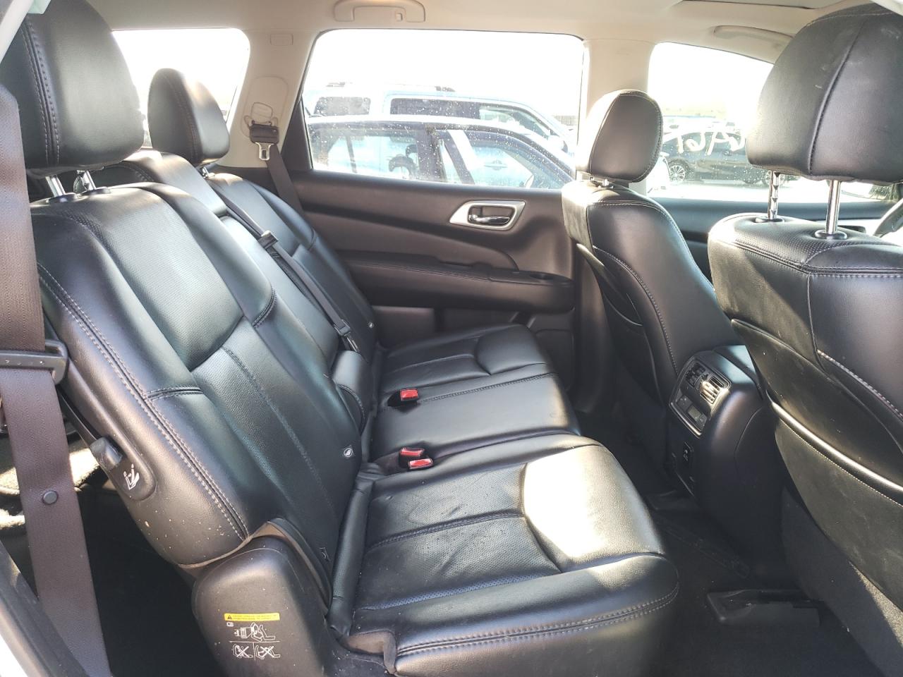 Photo 6 from auction – 2017 NISSAN PATHFINDER with VIN 5N1DR2MN2HC696567