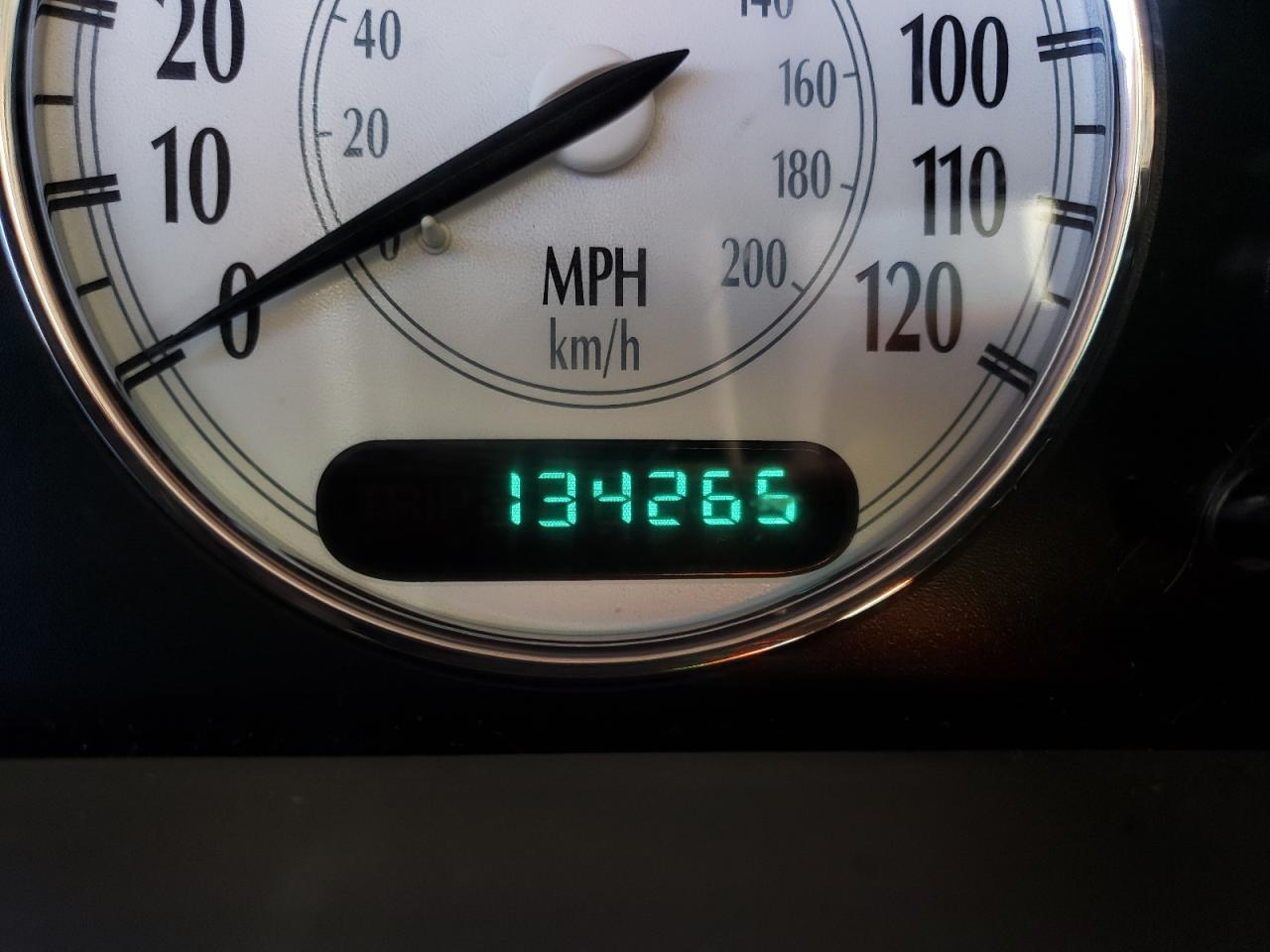 Photo 8 from auction – 2004 CHRYSLER 300M with VIN 2C3AE66G74H680093
