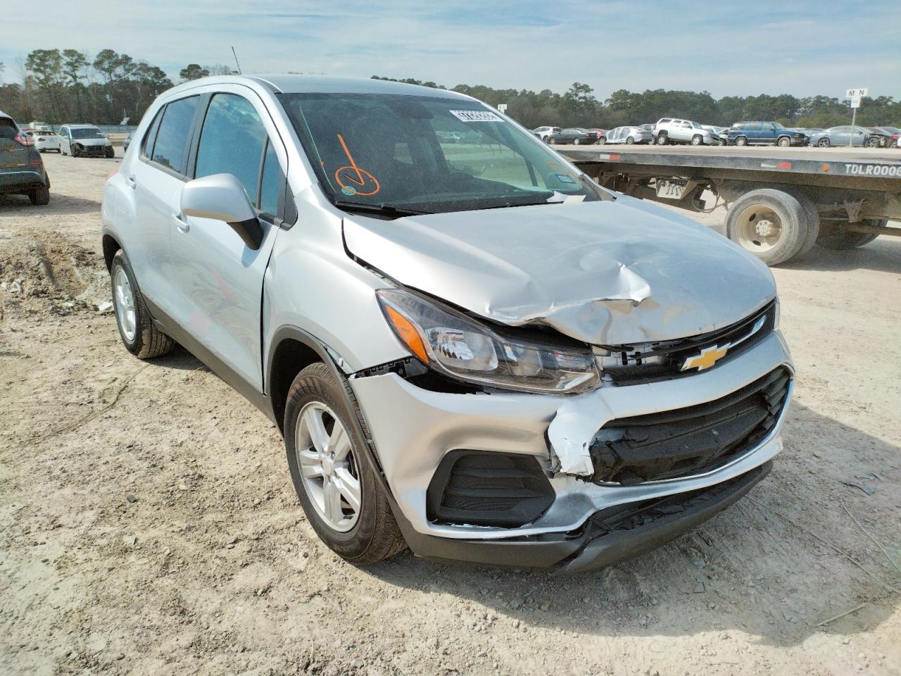 CHEVROLET TRAX LS 2020 with VIN 3GNCJKSB1LL321354 - Photo from auction