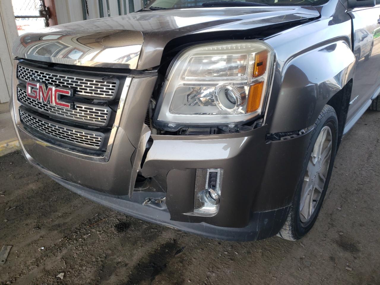 Photo 9 from auction – 2010 GMC TERRAIN SL with VIN 2CTFLJEW3A6259535
