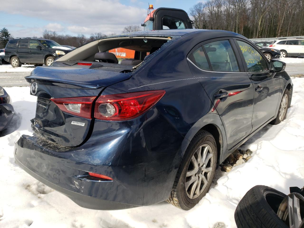 Photo 4 from auction – 2014 MAZDA 3 TOURING with VIN JM1BM1V78E1196022