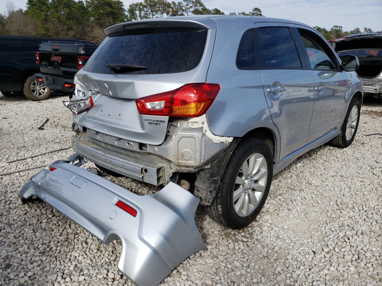 Photo 4 from auction – 2011 MITSUBISHI OUTLANDER with VIN JA4AP4AU1BZ022896