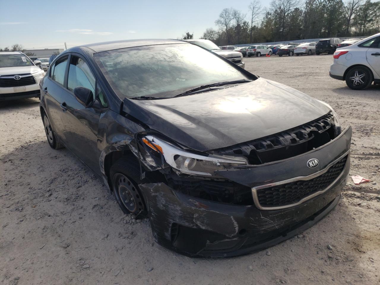 Photo 1 from auction – 2017 KIA FORTE LX with VIN 3KPFK4A7XHE081129