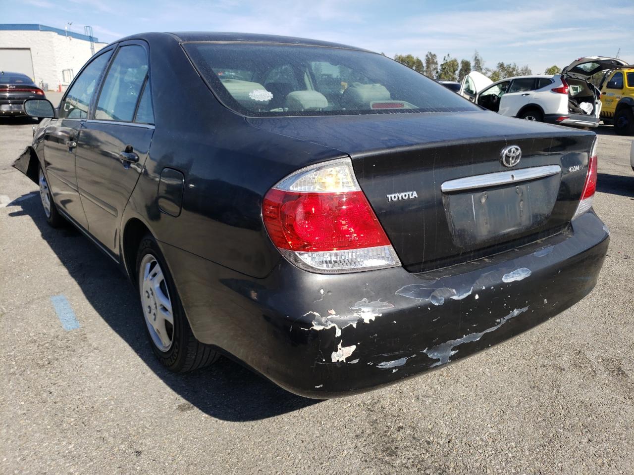 Photo 3 from auction – 2005 TOYOTA CAMRY LE with VIN 4T1BE32K85U382543