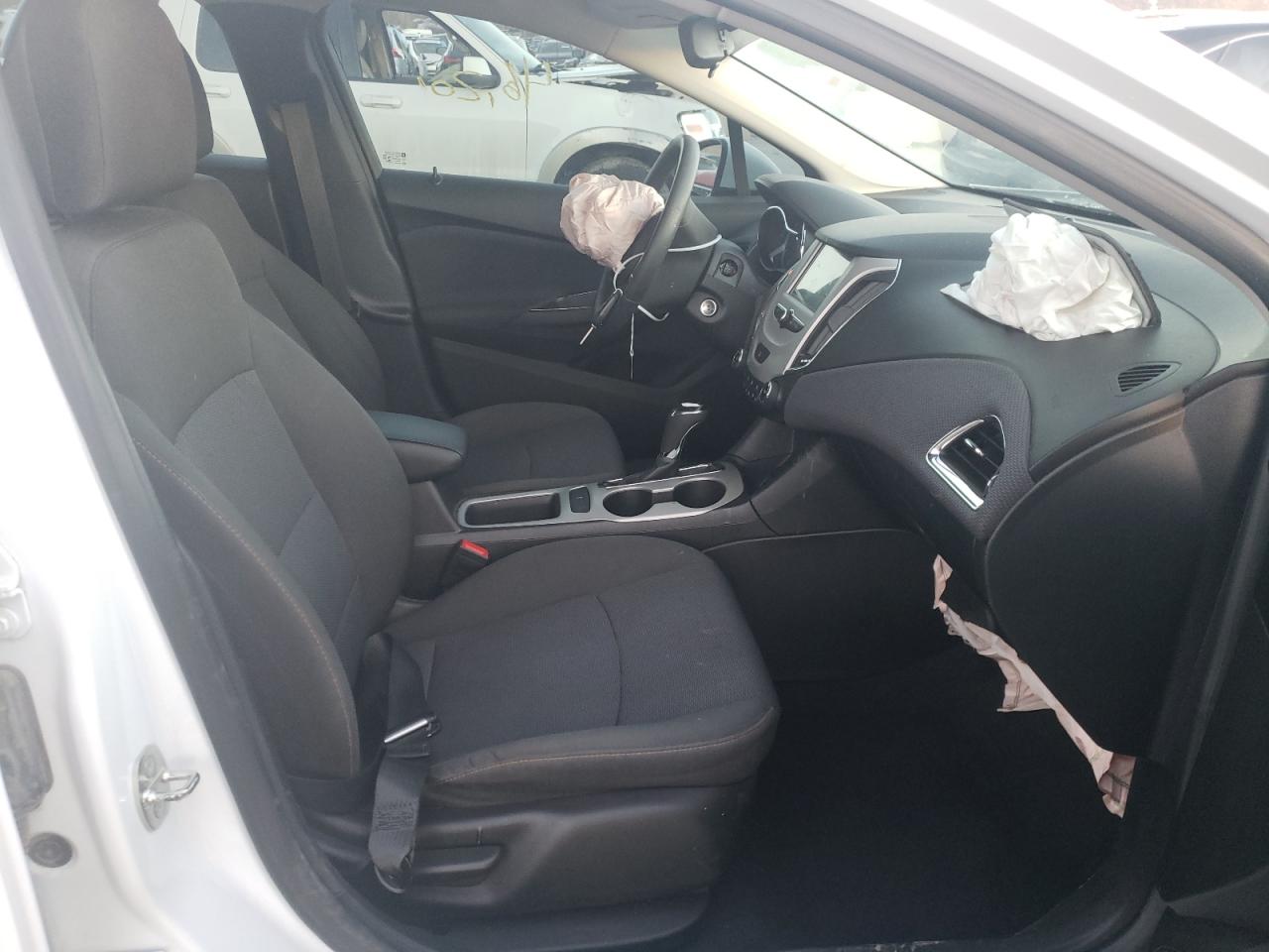 Photo 5 from auction – 2018 CHEVROLET CRUZE LS with VIN 1G1BC5SM5J7106944