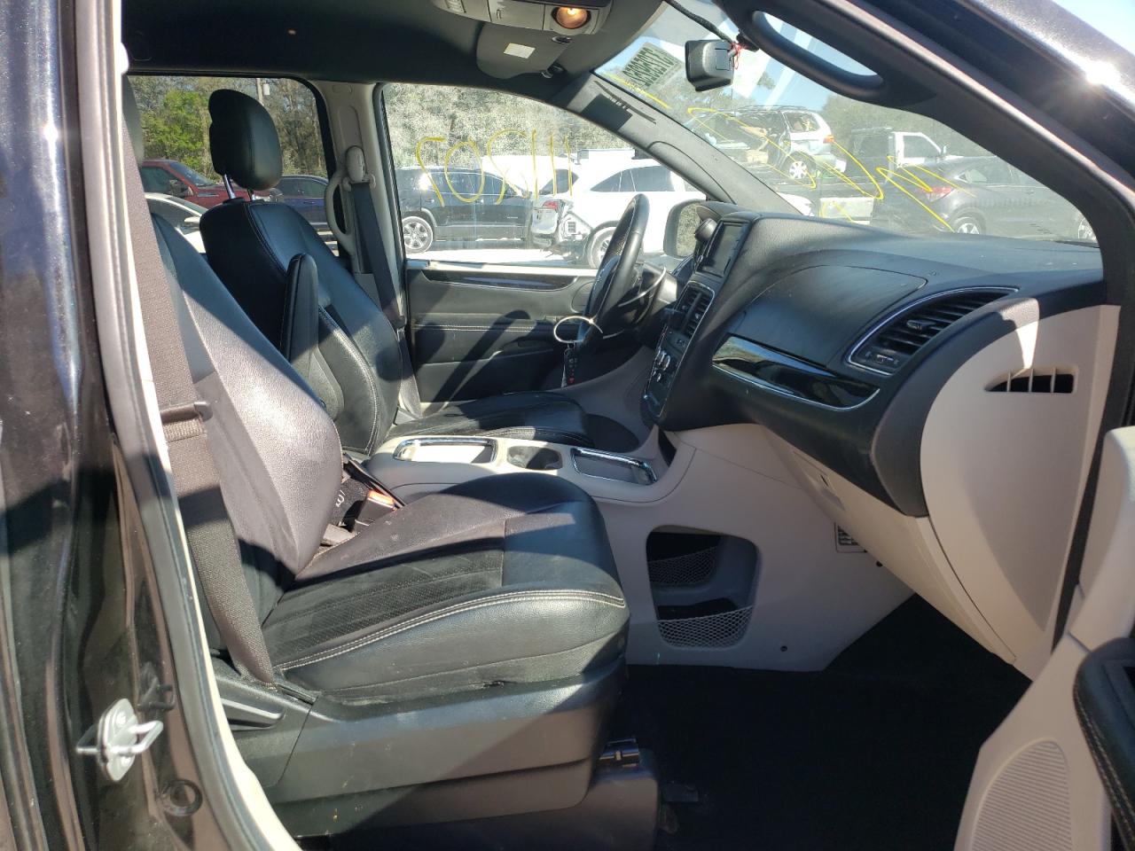 Photo 5 from auction – 2017 DODGE GRAND CARA with VIN 2C4RDGCGXHR851835