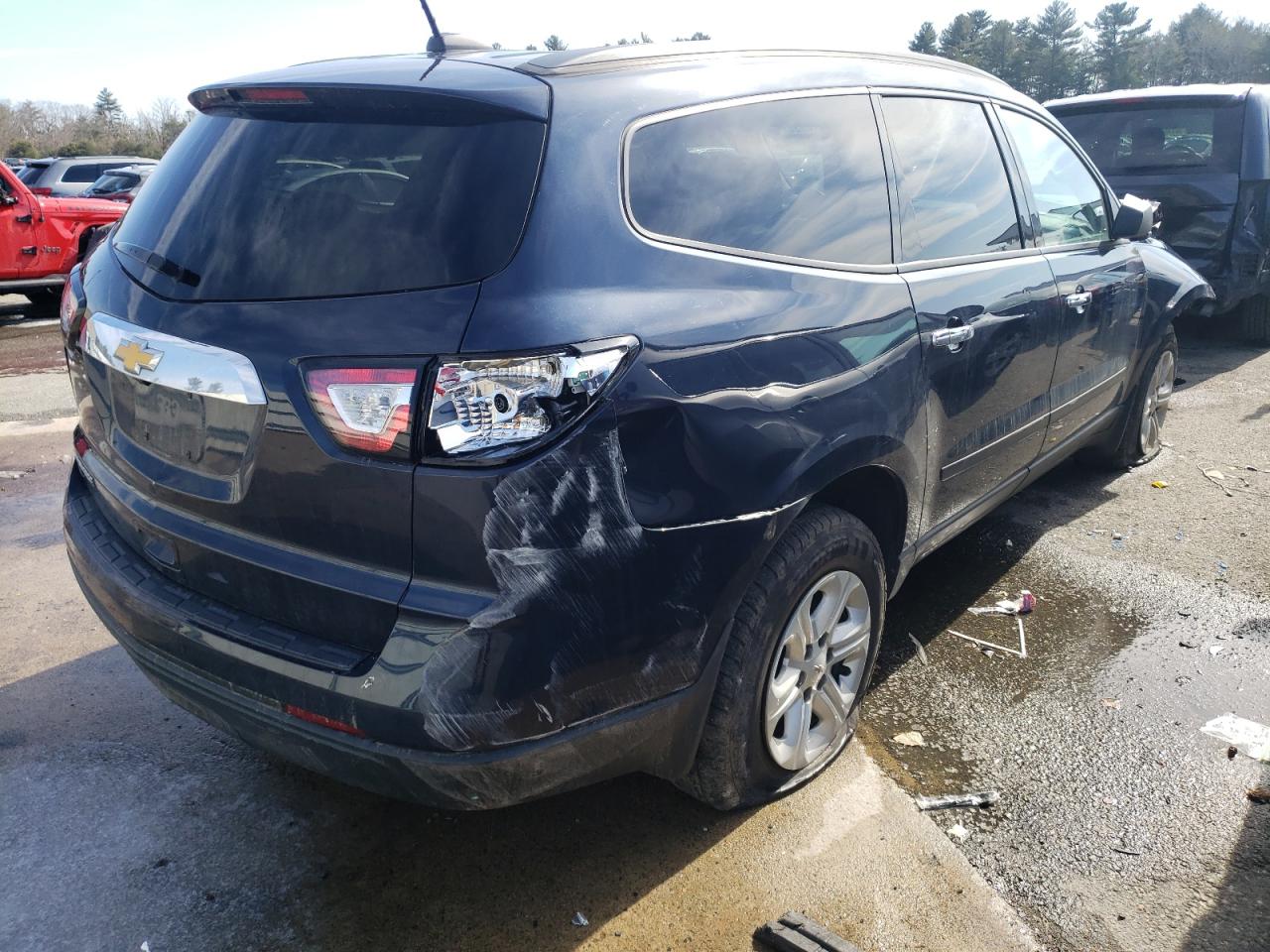 Photo 4 from auction – 2017 CHEVROLET TRAVERSE L with VIN 1GNKRFED6HJ253477