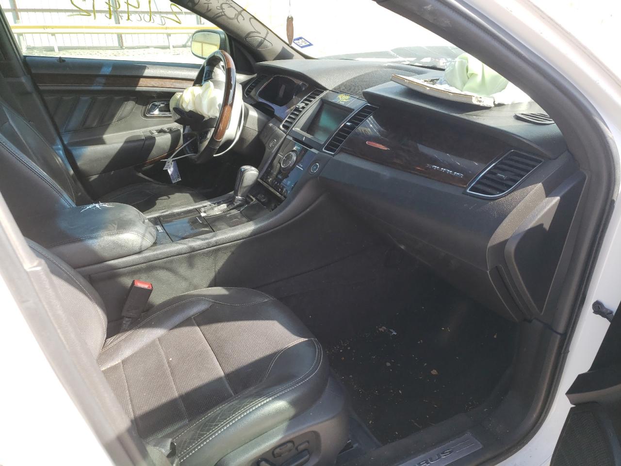 Photo 5 from auction – 2013 FORD TAURUS LIM with VIN 1FAHP2F87DG142761