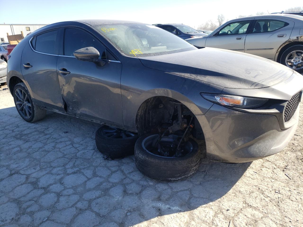 Photo 9 from auction – 2019 MAZDA 3 with VIN JM1BPAJM6K1133483