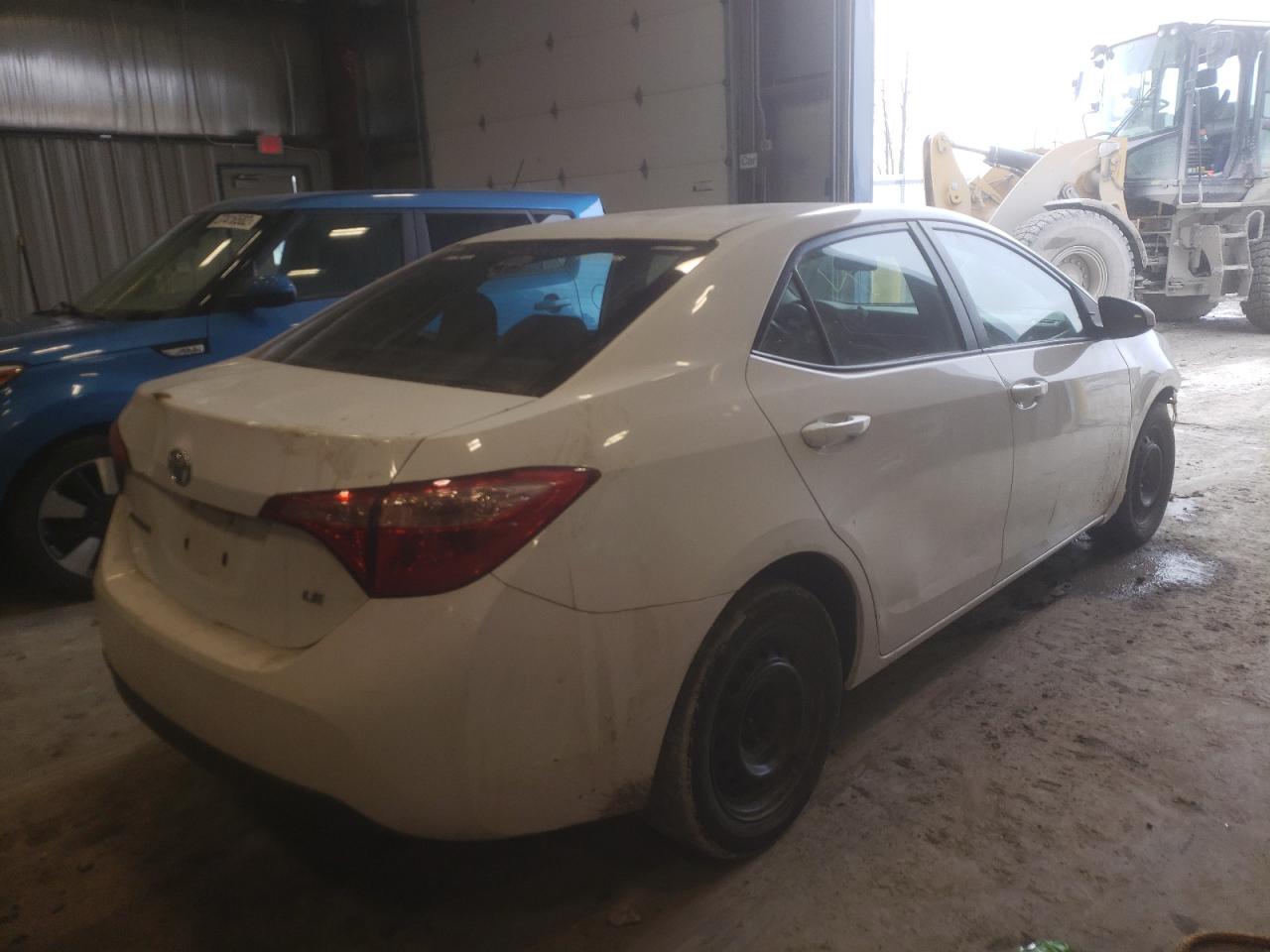Photo 4 from auction – 2018 TOYOTA COROLLA L with VIN 2T1BURHE2JC032148