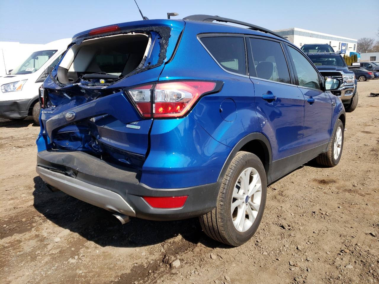 Photo 4 from auction – 2018 FORD ESCAPE SE with VIN 1FMCU0GD8JUD28105