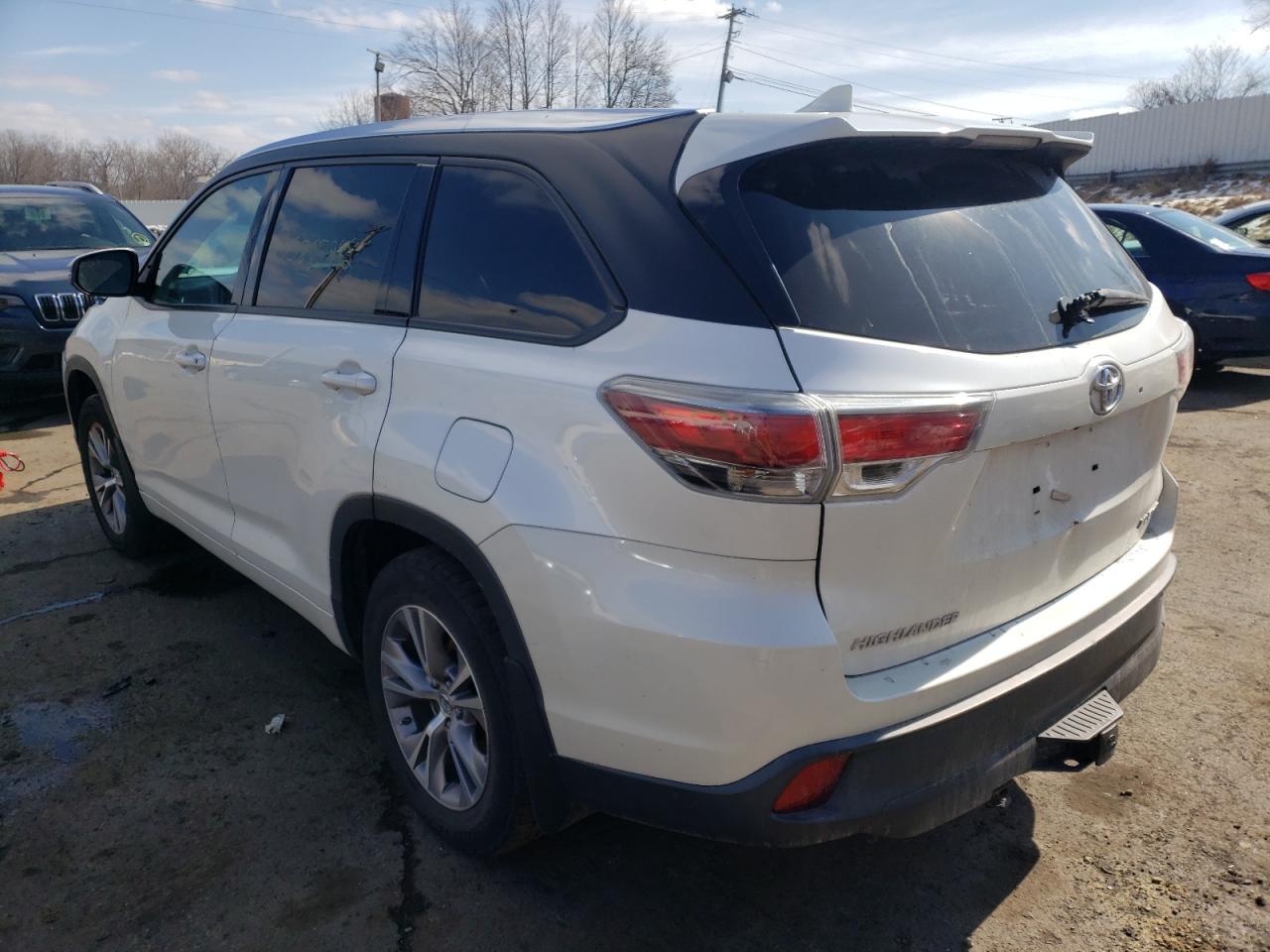 Photo 3 from auction – 2015 TOYOTA HIGHLANDER with VIN 5TDJKRFH1FS213612