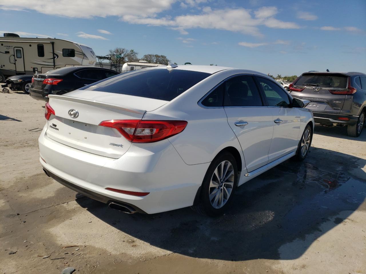 Photo 4 from auction – 2016 HYUNDAI SONATA with VIN 5NPE34AFXGH345833