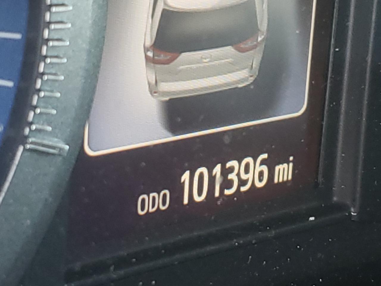 Photo 8 from auction – 2015 TOYOTA SIENNA XLE with VIN 5TDYK3DC5FS575459