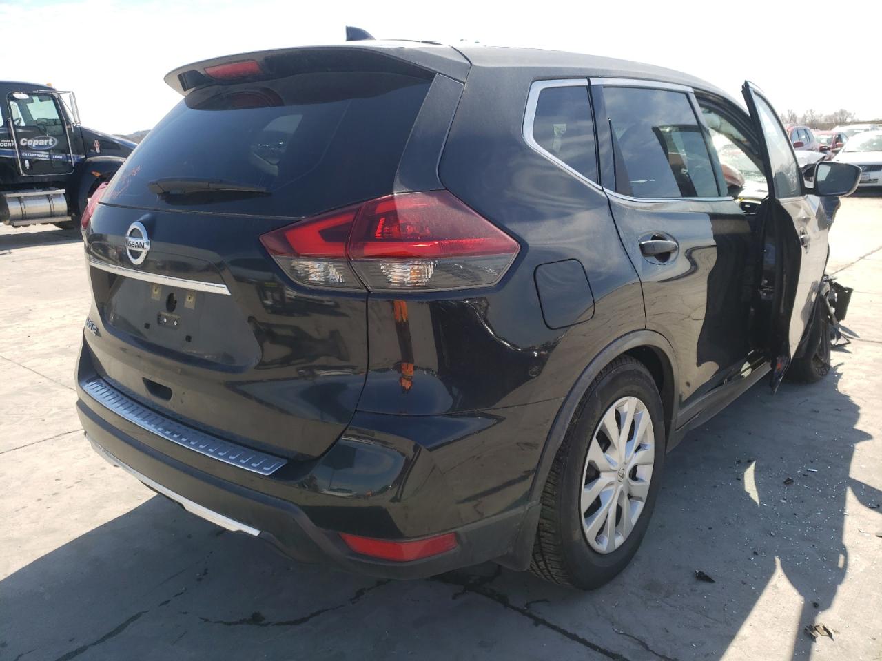 Photo 4 from auction – 2018 NISSAN ROGUE S with VIN KNMAT2MT5JP506542