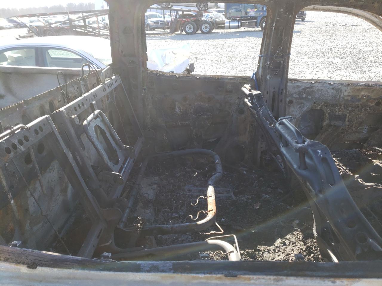 Photo 6 from auction – 2016 CHEVROLET SILVERADO with VIN 3GCUKRECXGG121952