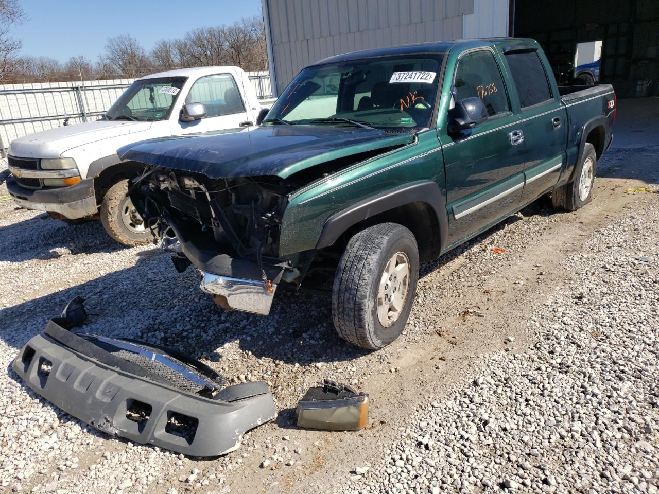 Photo 2 from auction – 2005 CHEVROLET K1500 with VIN 2GCEK13T251111950