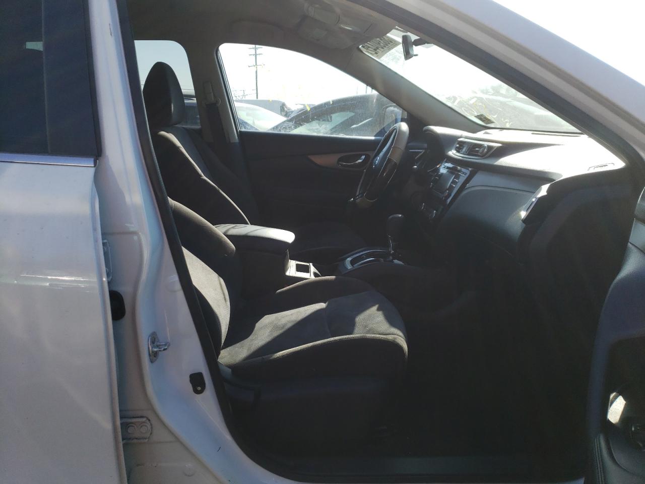 Photo 5 from auction – 2016 NISSAN ROGUE S with VIN KNMAT2MV8GP690661